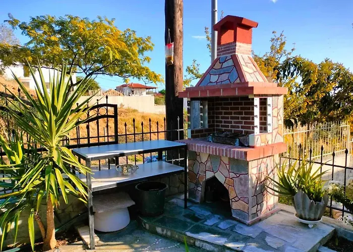 Adam\'S Holiday House 2019