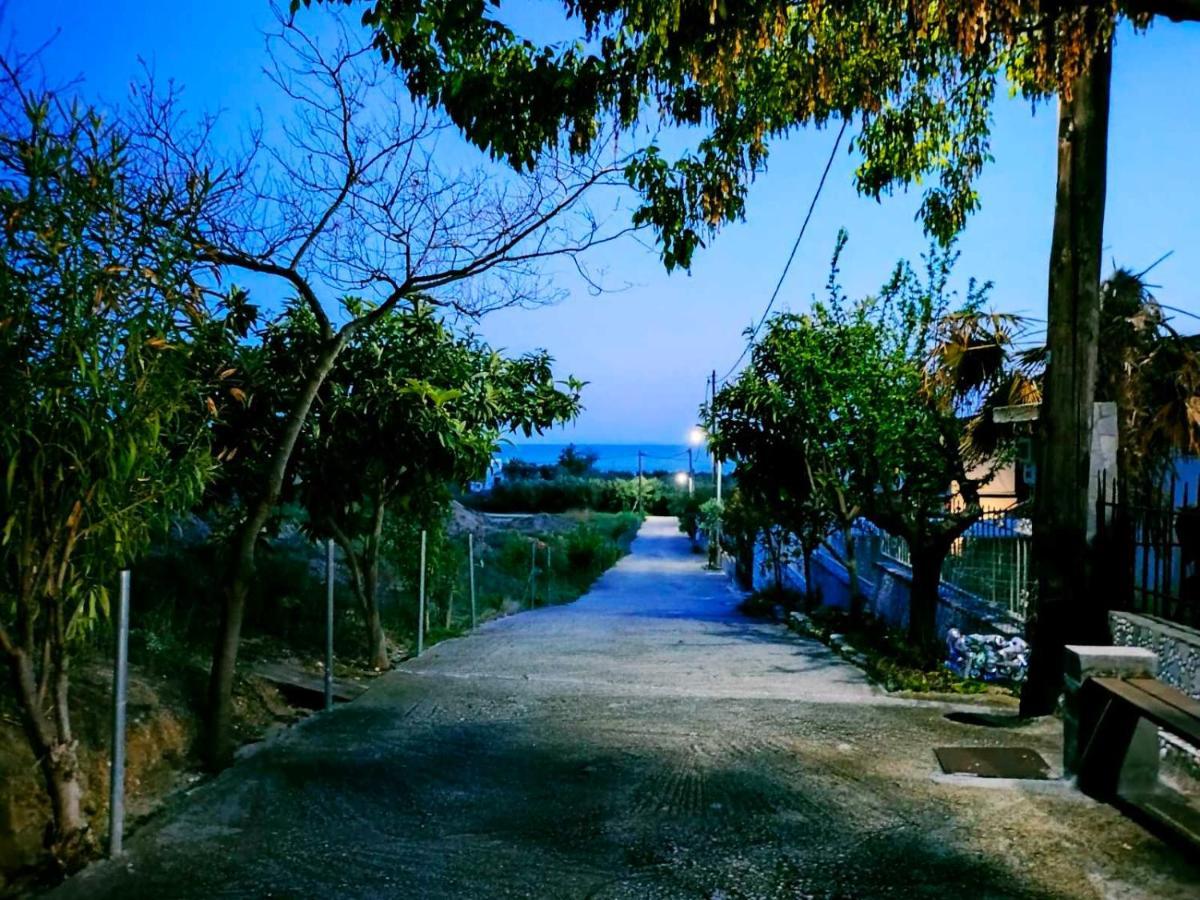 Ferienhaus Adam's House 2019 Karianí