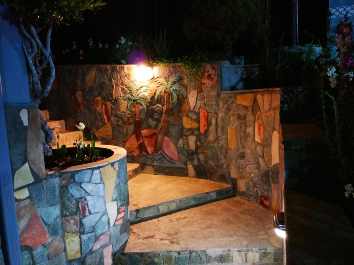 Ferienhaus Adam's House 2019 Karianí